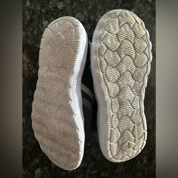 Boys Sperry Shoes - Picture 4 of 6